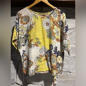 Charlie B. Floral Print Women's Top - Multicolor